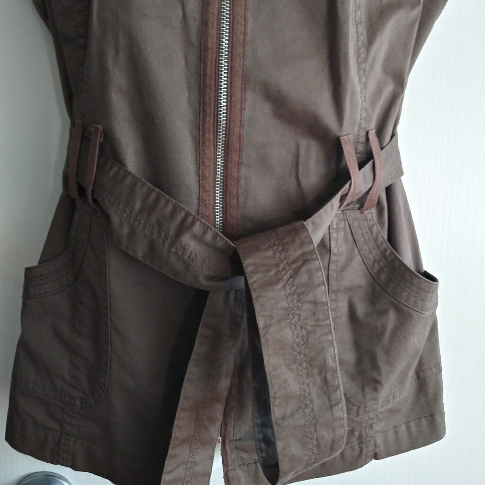Tribal Hooded Vest - Picture 3 of 7